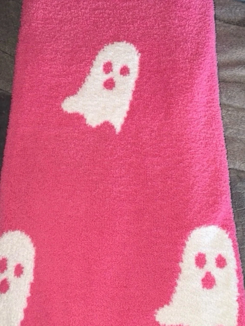 Pink Ghost throw blanket 50x70